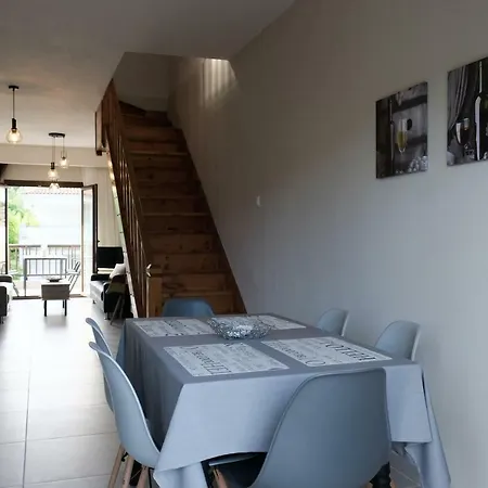 Simon' S Summer House * Siviri